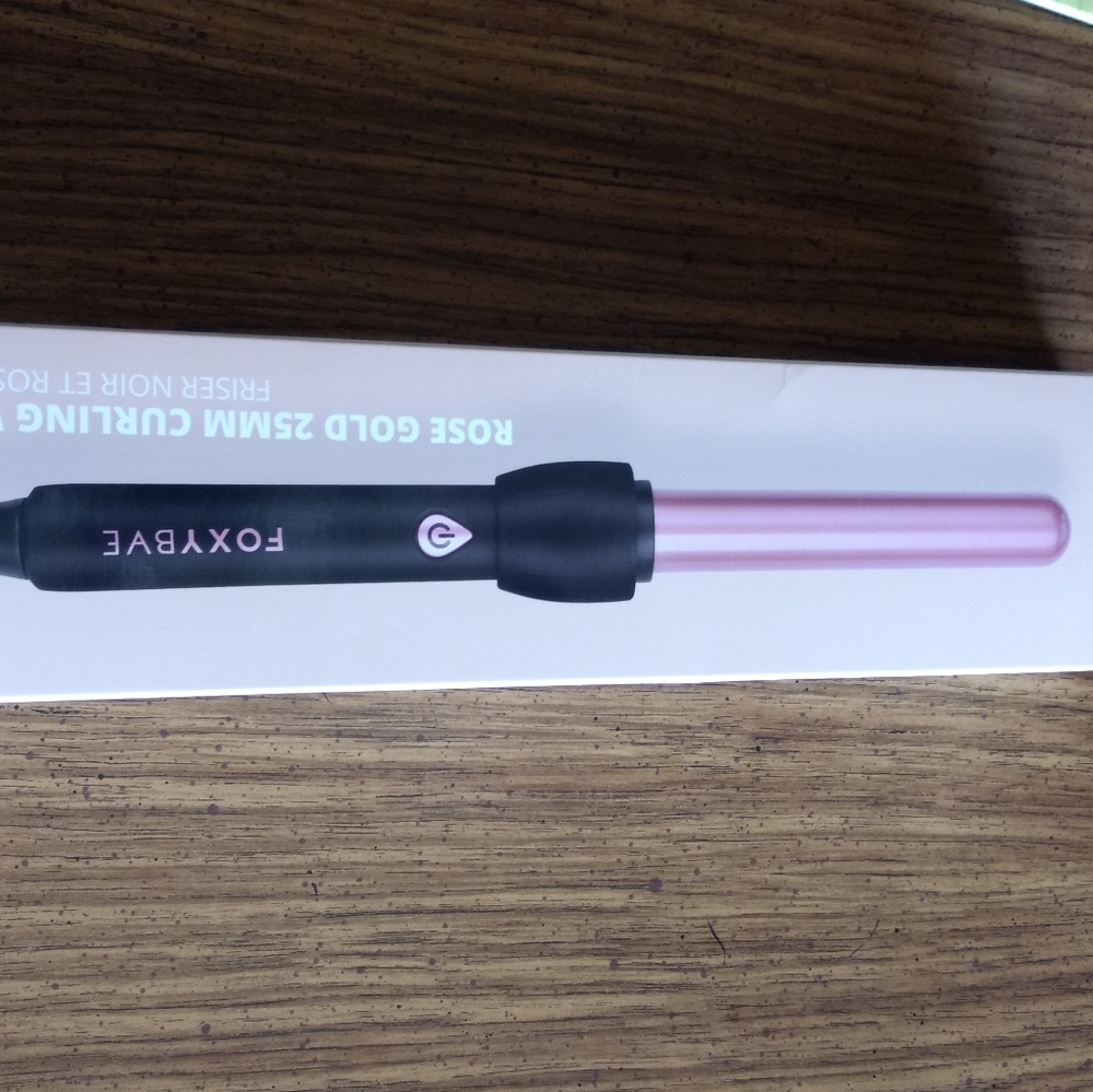 Foxybae 25mm curling wand, NIB